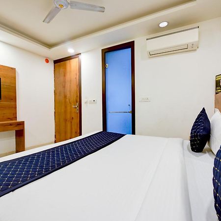 Hotel Grand Qubic Near Delhi Airport Neu-Delhi Exterior foto