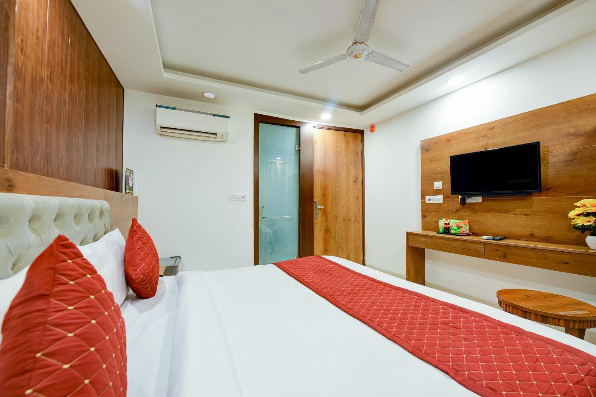 Hotel Grand Qubic Near Delhi Airport Neu-Delhi Exterior foto
