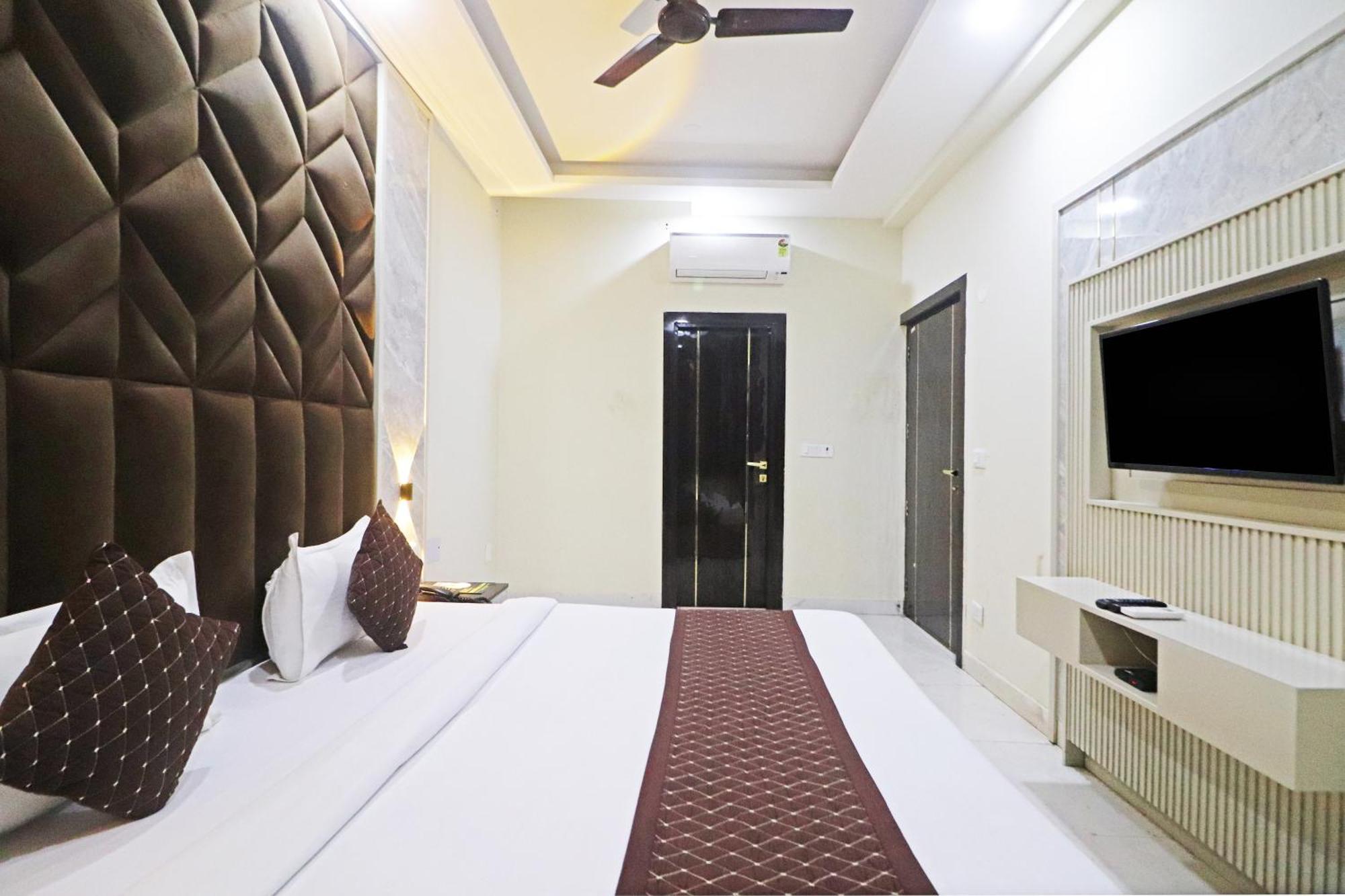 Hotel Grand Qubic Near Delhi Airport Neu-Delhi Exterior foto