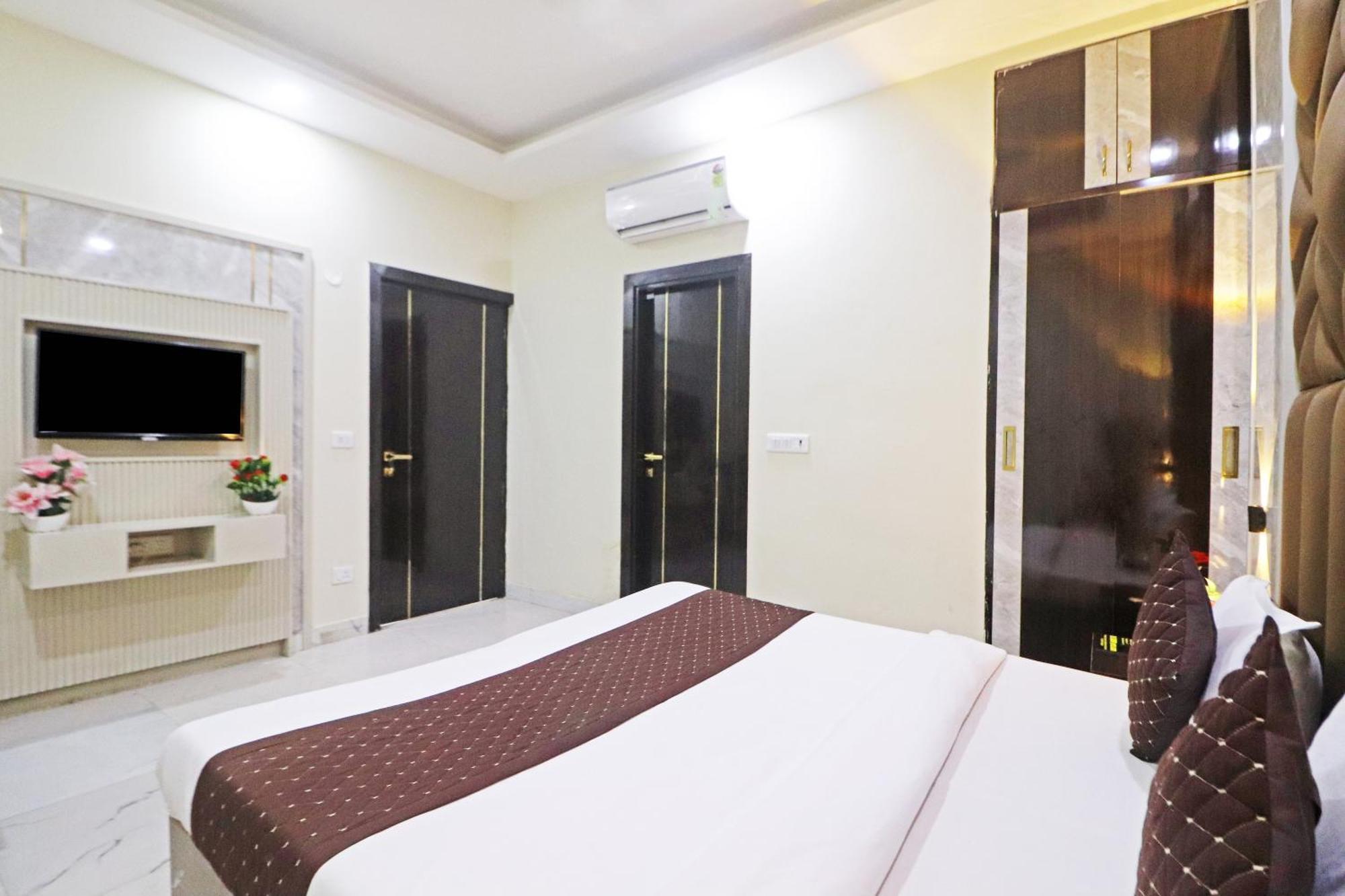 Hotel Grand Qubic Near Delhi Airport Neu-Delhi Exterior foto