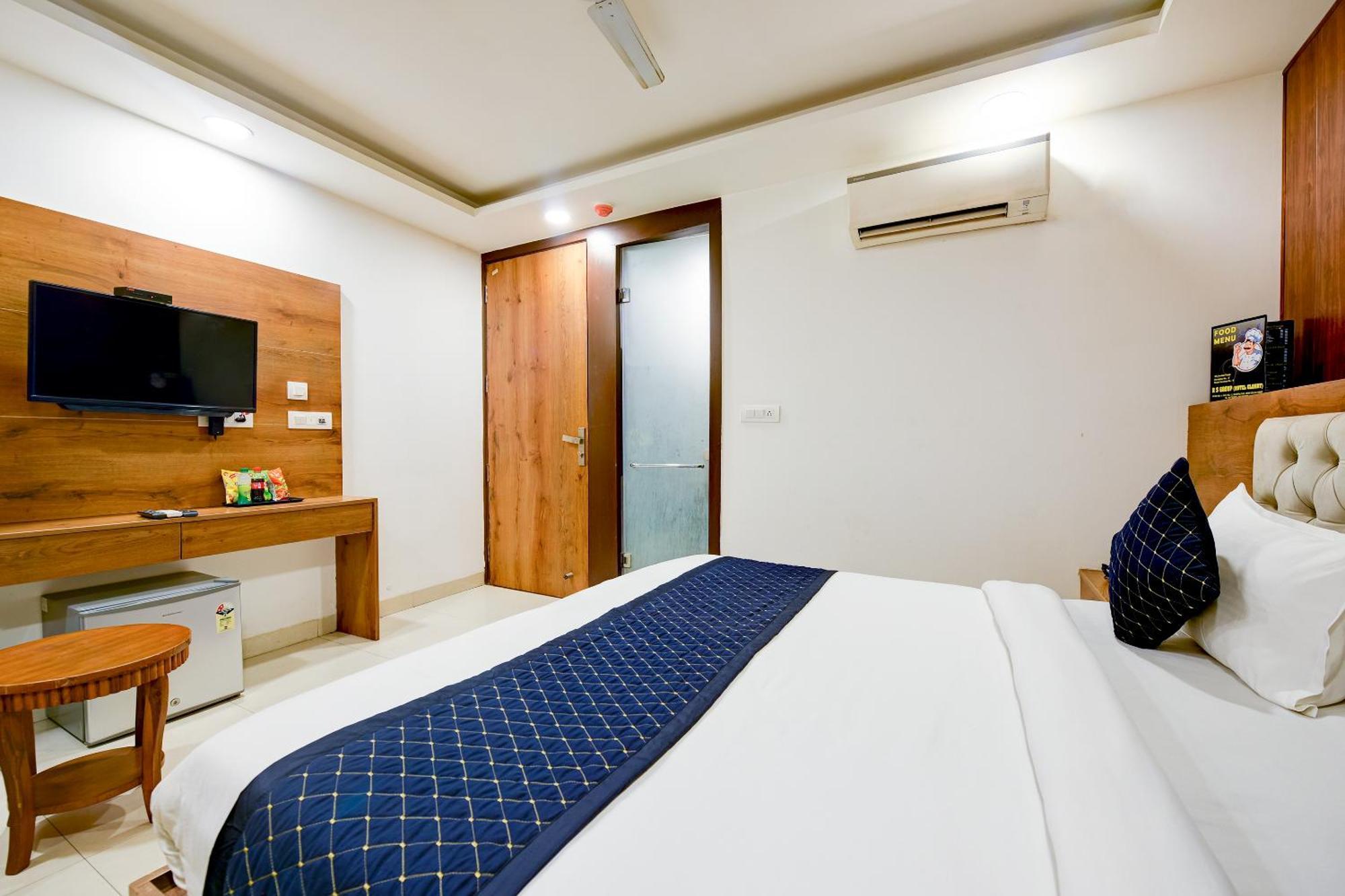 Hotel Grand Qubic Near Delhi Airport Neu-Delhi Exterior foto