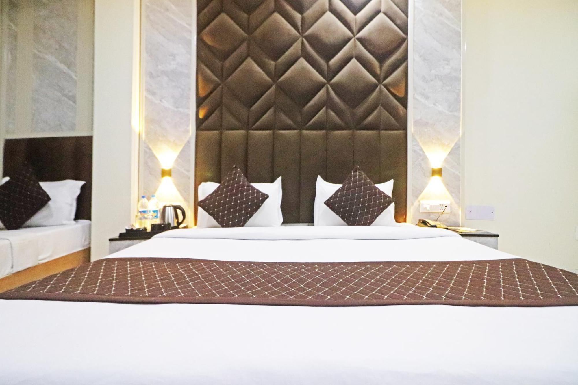 Hotel Grand Qubic Near Delhi Airport Neu-Delhi Exterior foto