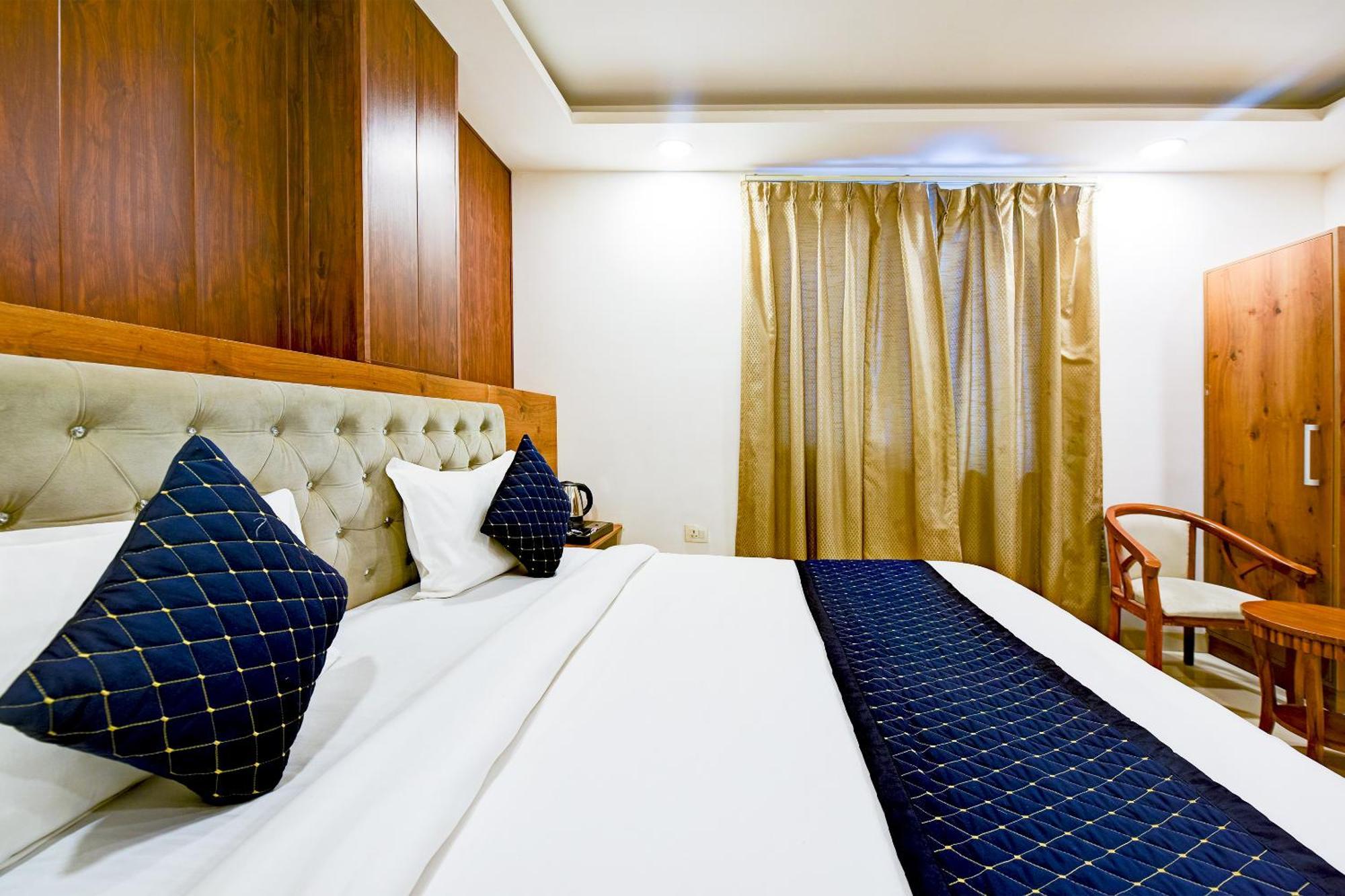 Hotel Grand Qubic Near Delhi Airport Neu-Delhi Exterior foto