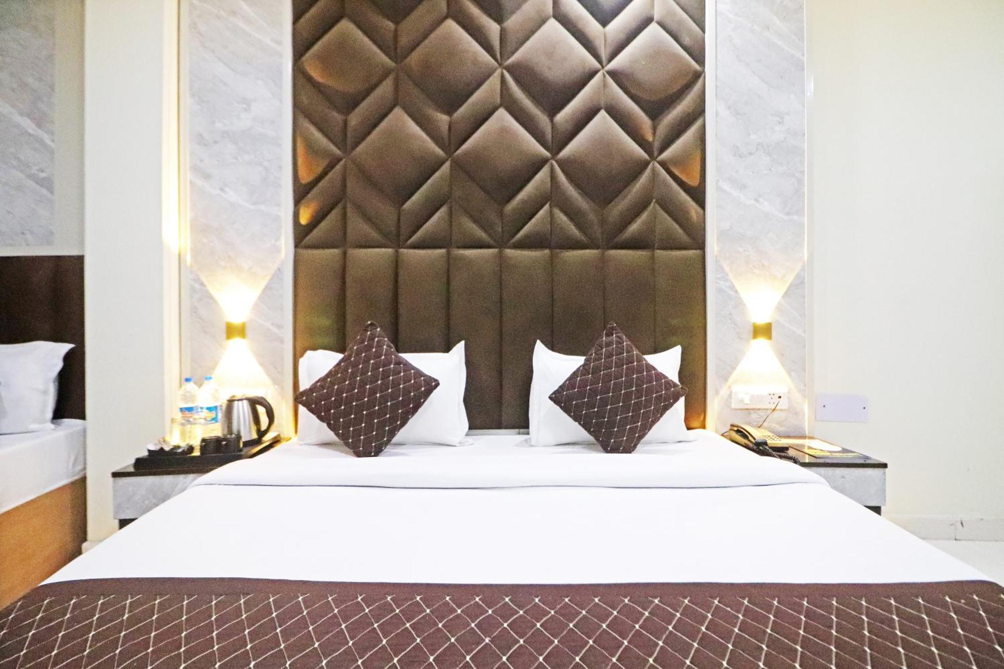 Hotel Grand Qubic Near Delhi Airport Neu-Delhi Exterior foto